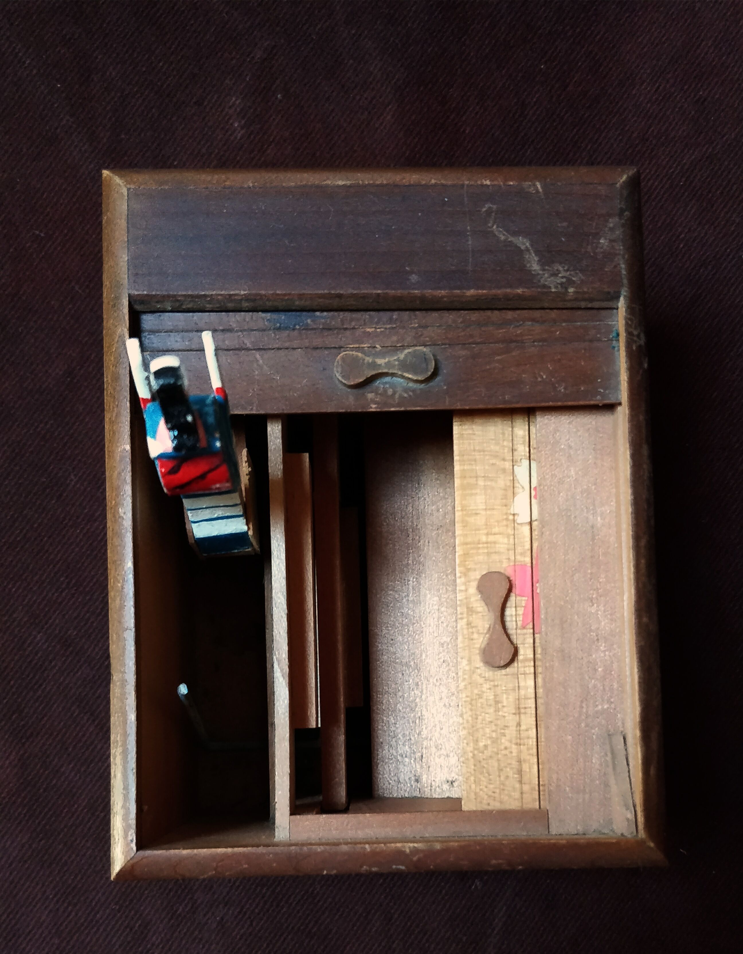 Japanese wooden cigarette dispenser box