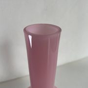 Vase en opaline rose