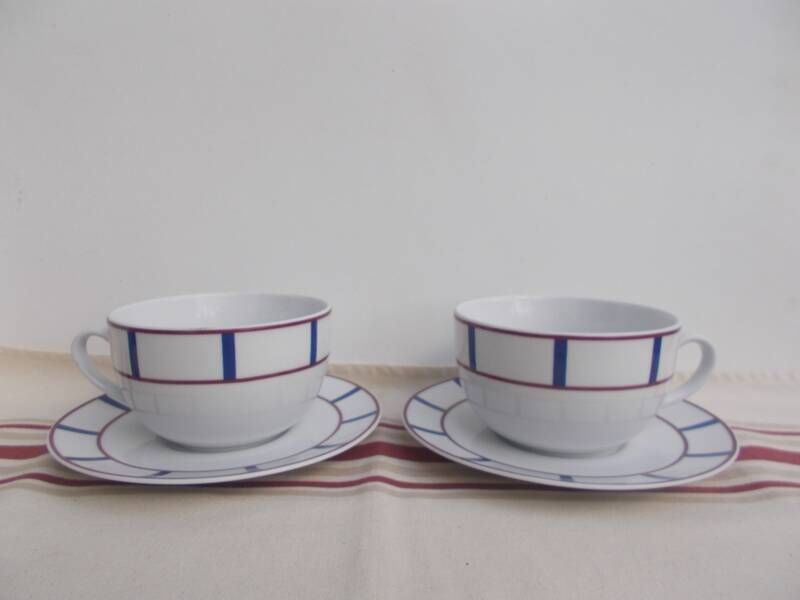 2 déjeuners basque en porcelaine bleu et rouge