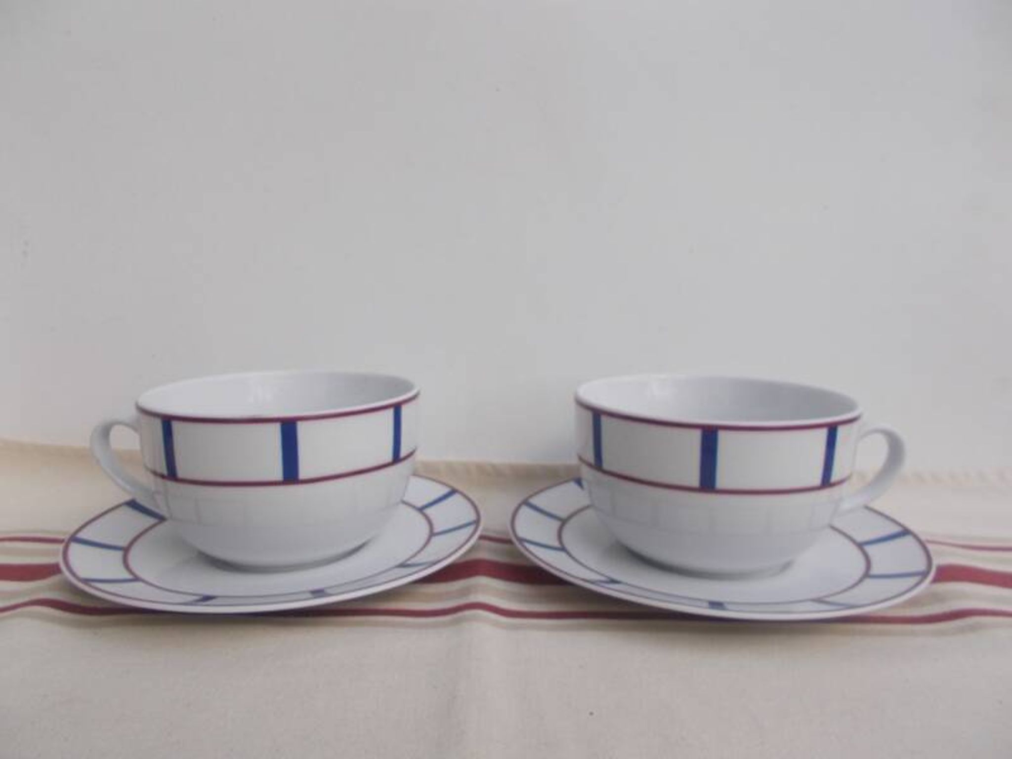 2 Basque lunches blue and red porcelain