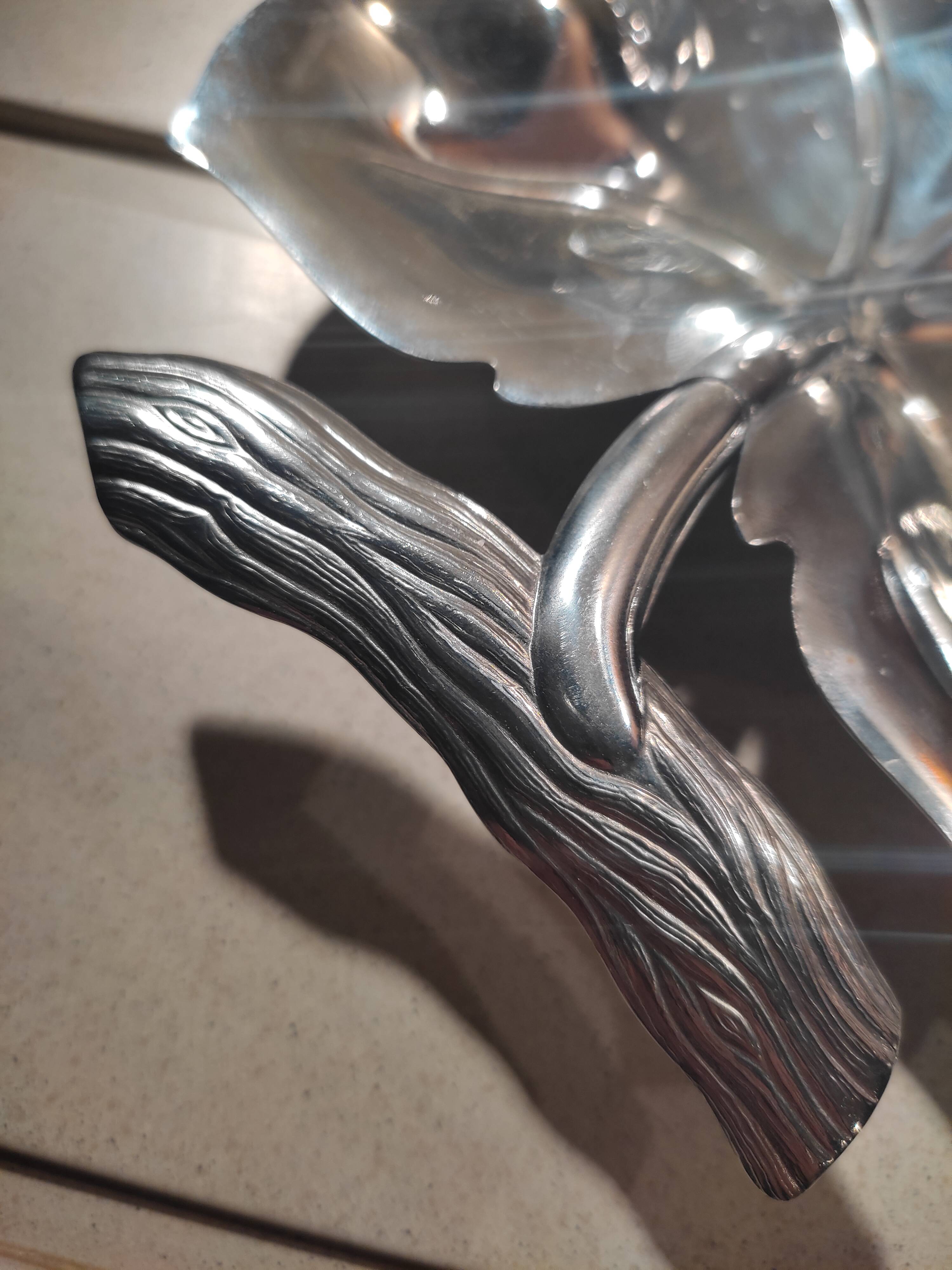 Aperitif dish leaf shape