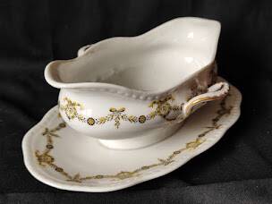 Like new! 1960/70/Laurel crown/Limoges/garland decoration/gravy boat
