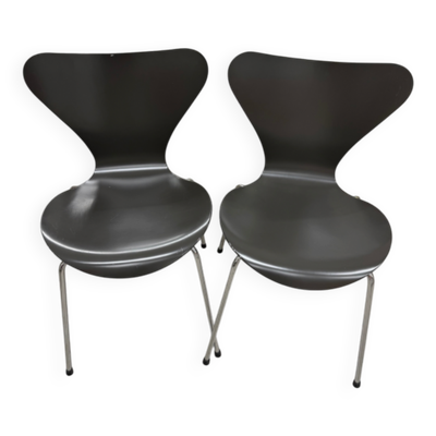 Series 7 Chairs by Arne Jacobsen for Fritz Hansen, black