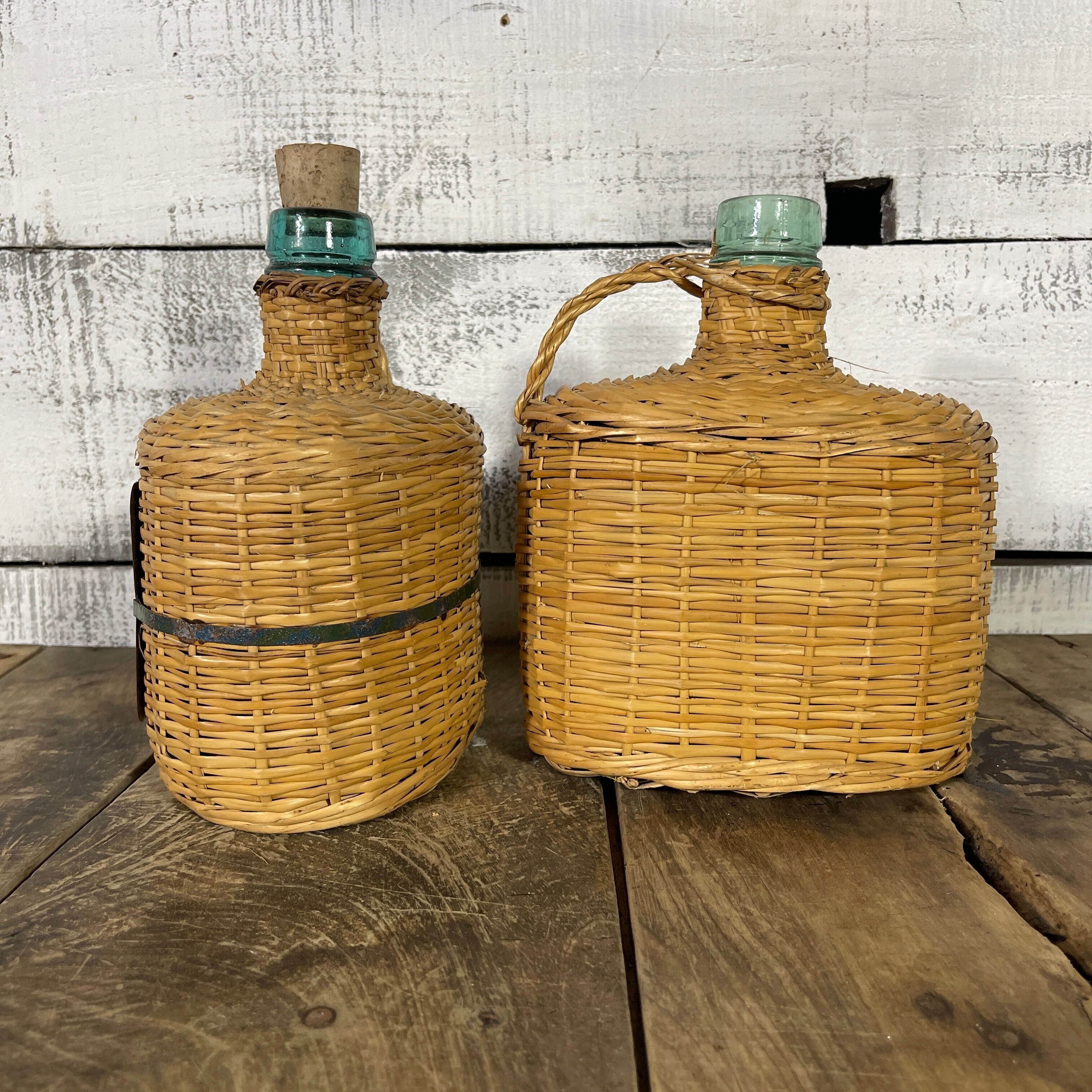 Lot 2 vintage bottles