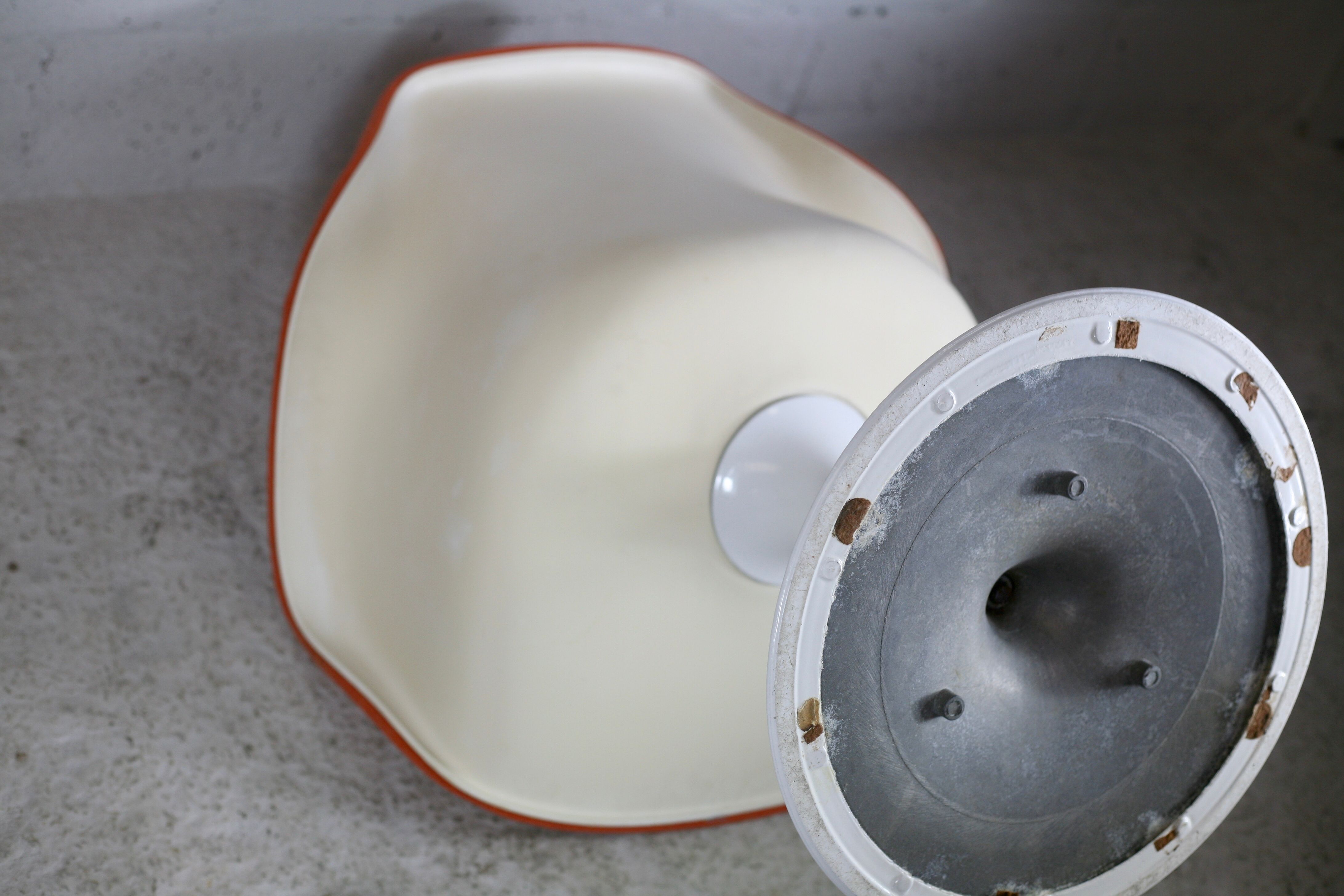 Tulip swivel armchair, Signed Knoll, Eero Saarinen, USA, circa 1960.