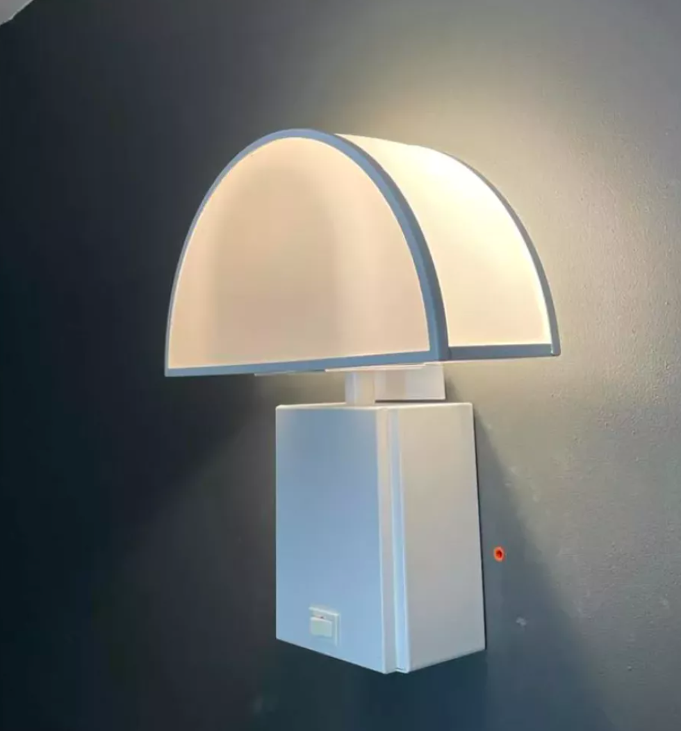 Applique Guzzini "Olympe", métal laqué blanc, Italie 1970
