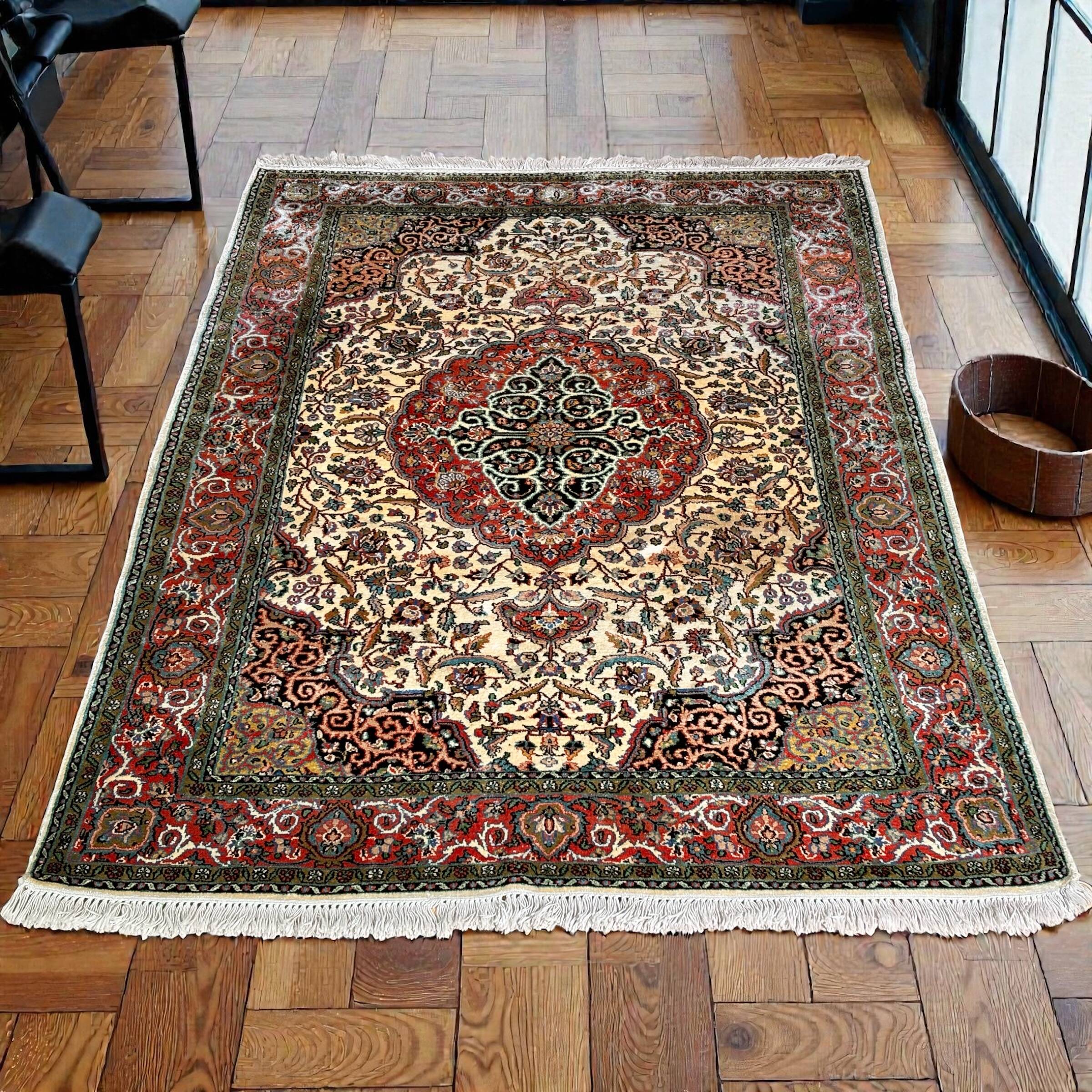 Antique Persian carpet handmade – wool – excellent condition