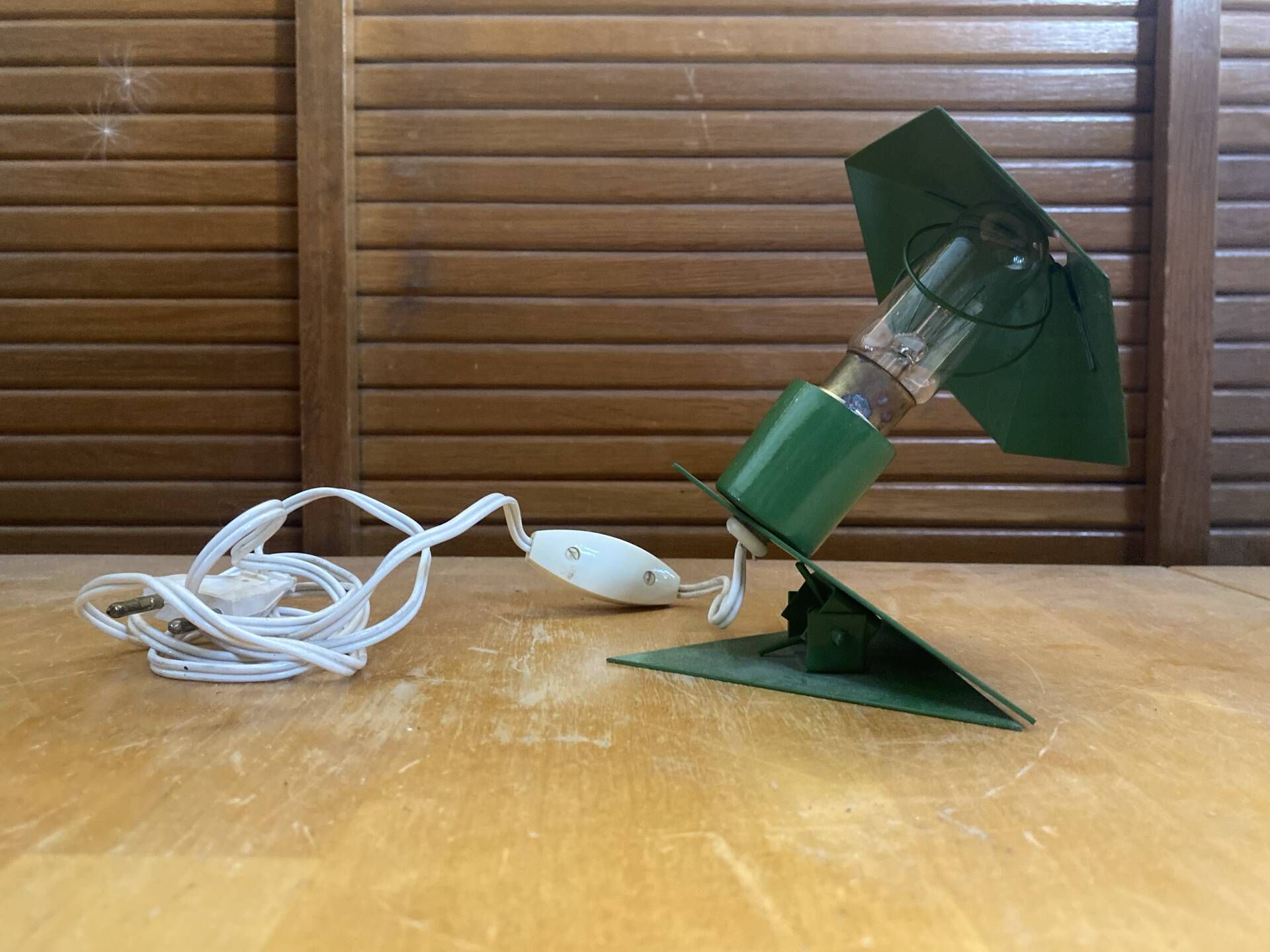 Lampe pince en métal vert, années 50