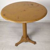 Garden pedestal table