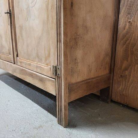 Low buffet / vintage sideboard in carved wood – Art Deco style