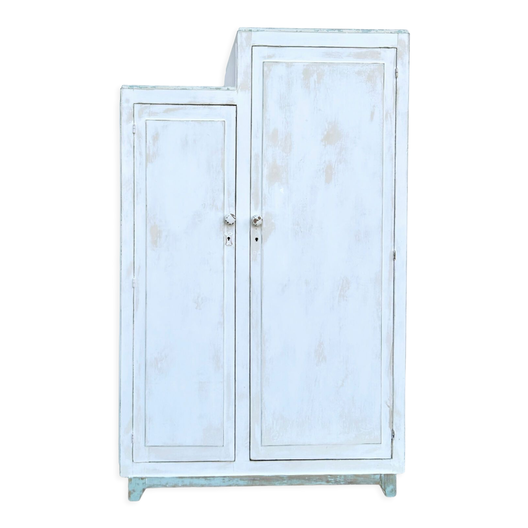 Asymmetrical Parisian wardrobe