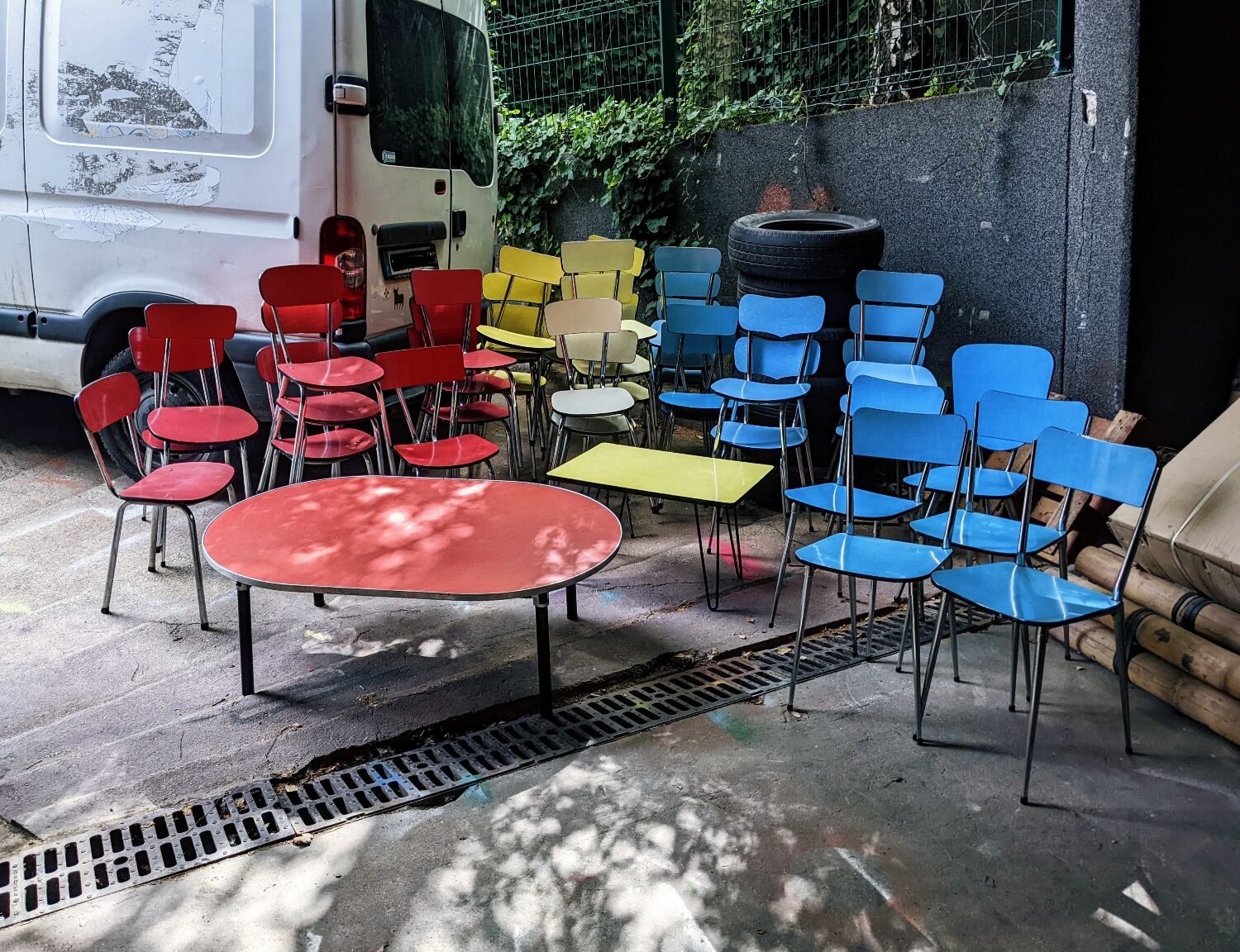 Lot de 38 chaises en formica