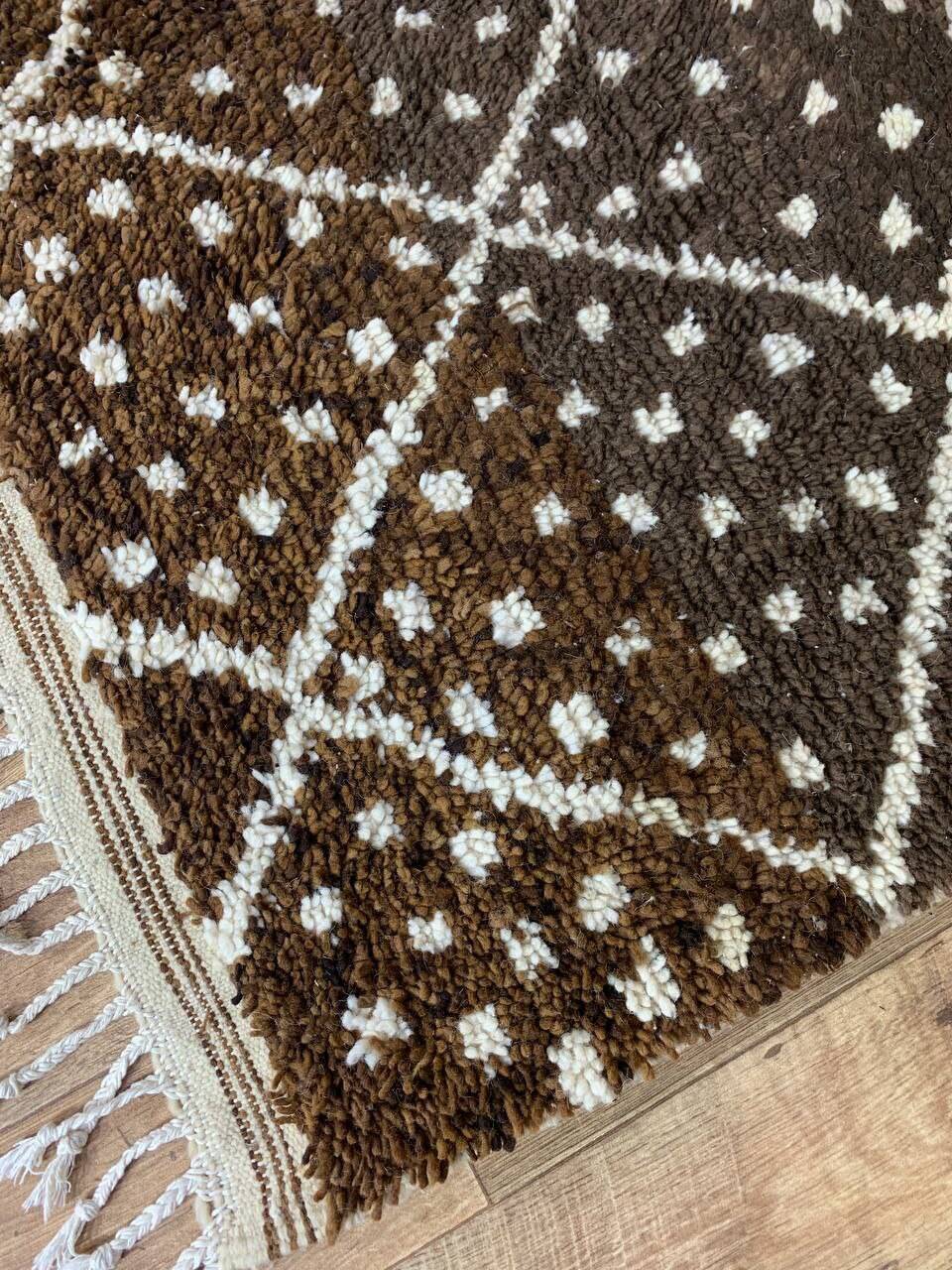 Traditional Berber rug dyed with walnut 240 x 150 cm