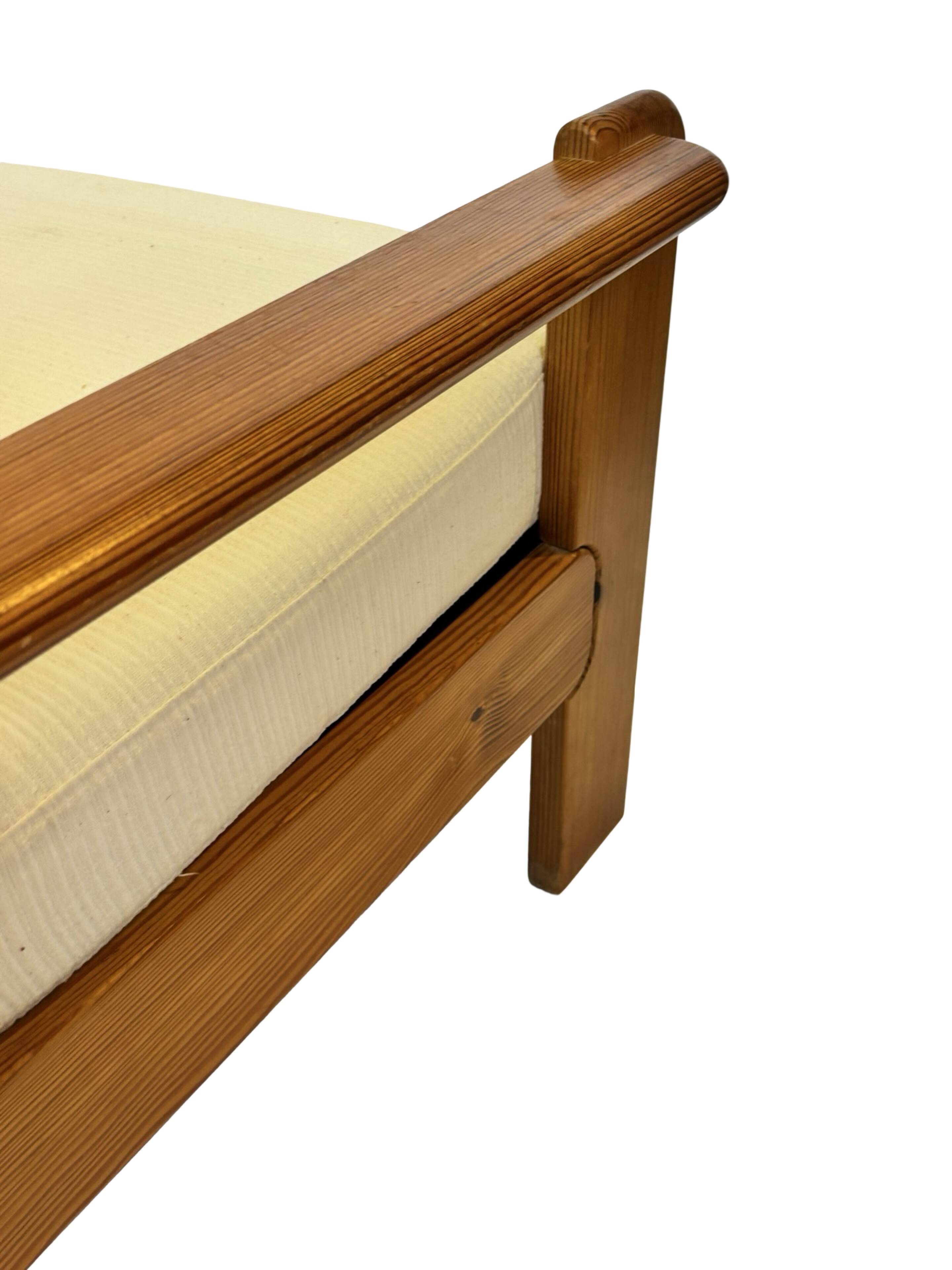 Canapé vintage deux places en pin des années 70 au design minimaliste