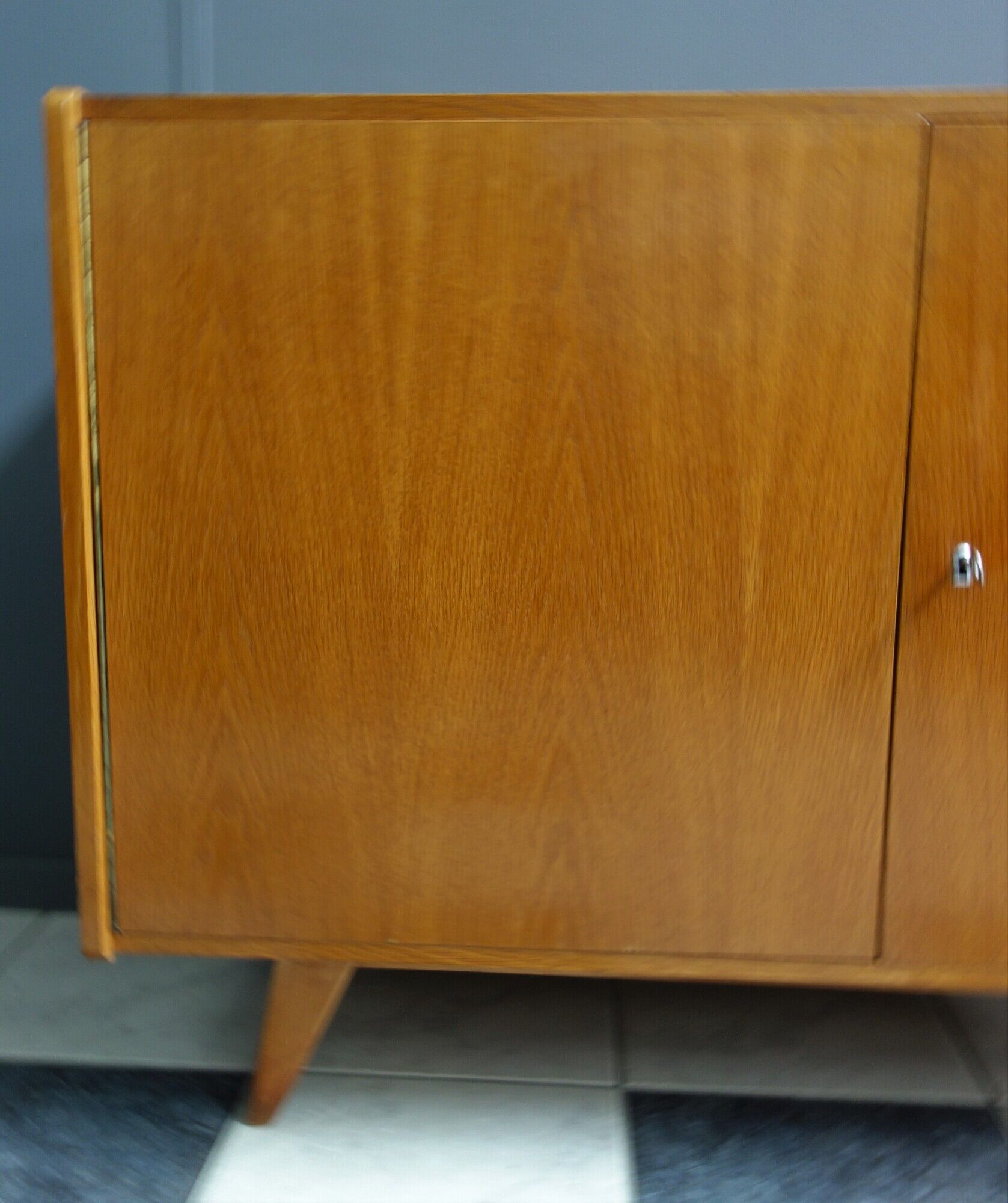 Jiroutek sideboard in wood model U450 2 doors 1960s