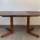 Table danoise ovale extensible en teck, années 60