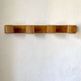 Wall-mounted coat rack with 4 wooden hooks