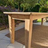 Farm table