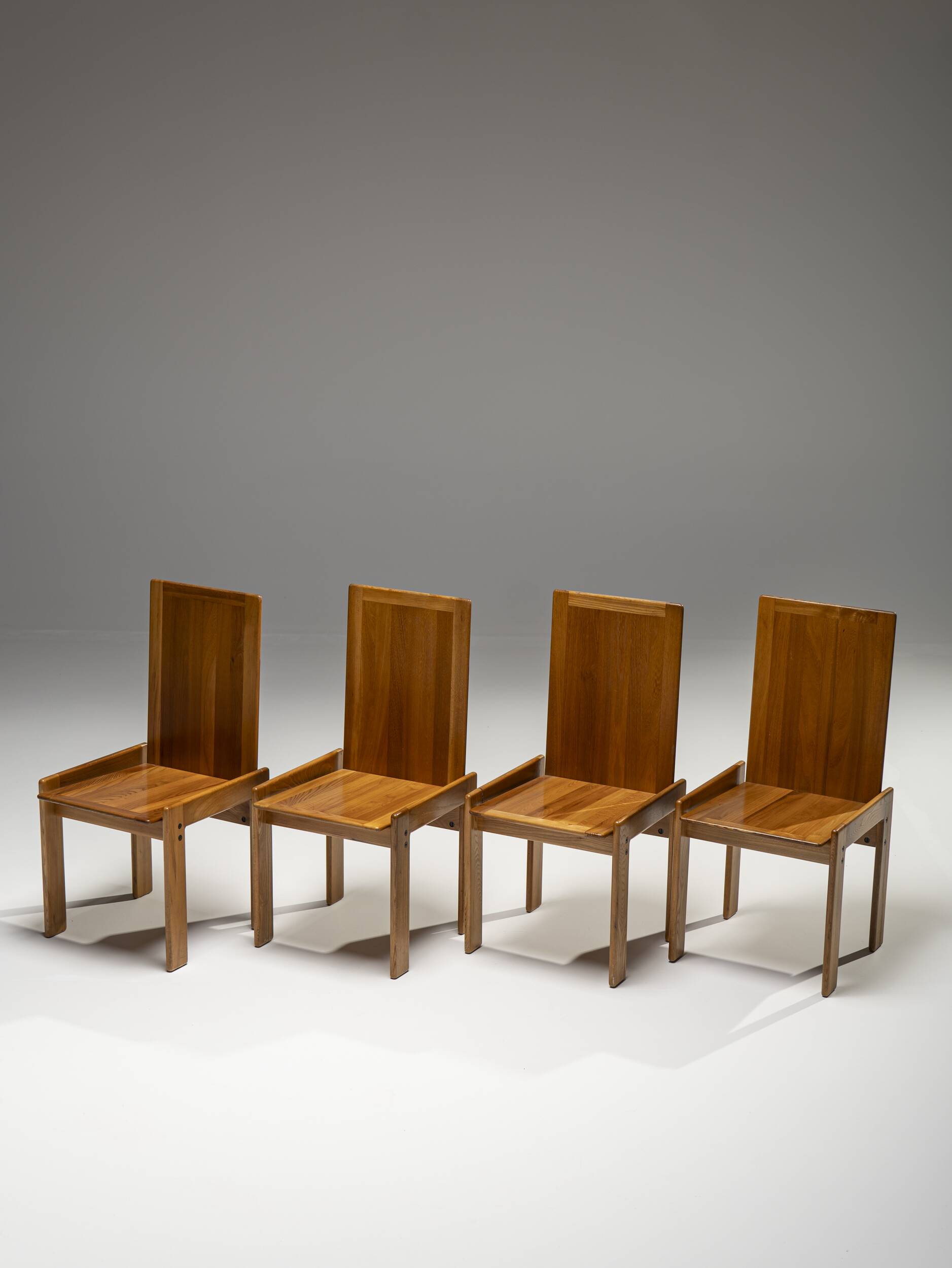 Lot de 4 chaises de salle à manger italiennes en orme par Romanutti, Italie, années 1970