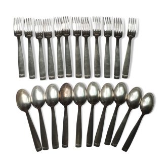 12 forks and 10 spoons of Ercuis silver metal