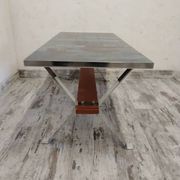 Table basse années 70 à décor de chevaux