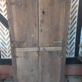 Armoire de montagne primitive