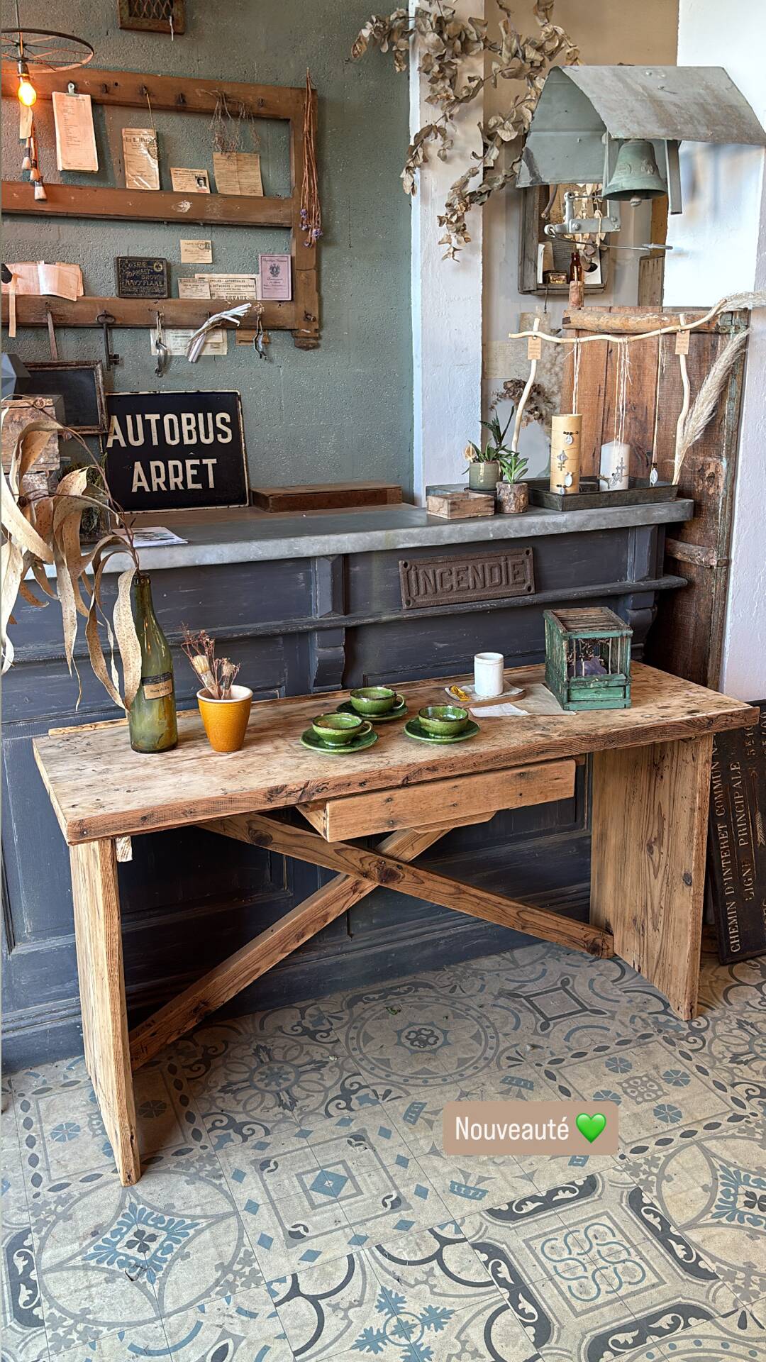 Console made of pine