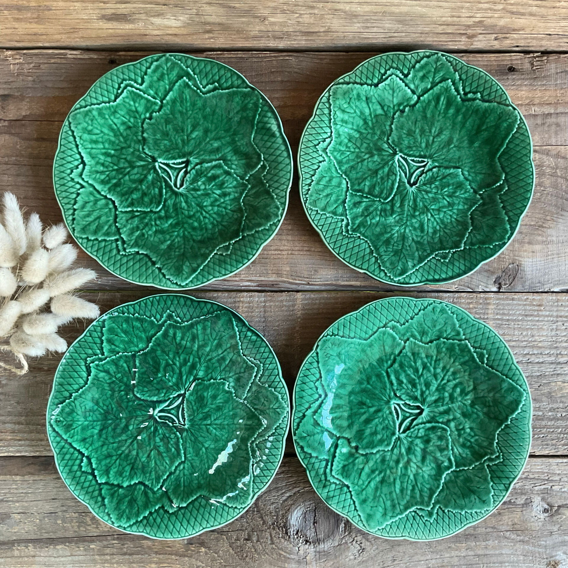 4 assiettes à dessert barbotine Gien vertes 