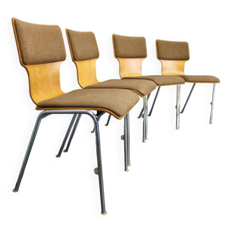 Ensemble de quatre chaises en contreplaqué avec revêtement en tissu des années 1970, Allemagne