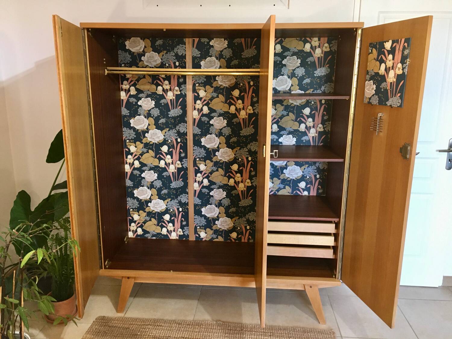 3 door wardrobe 70's