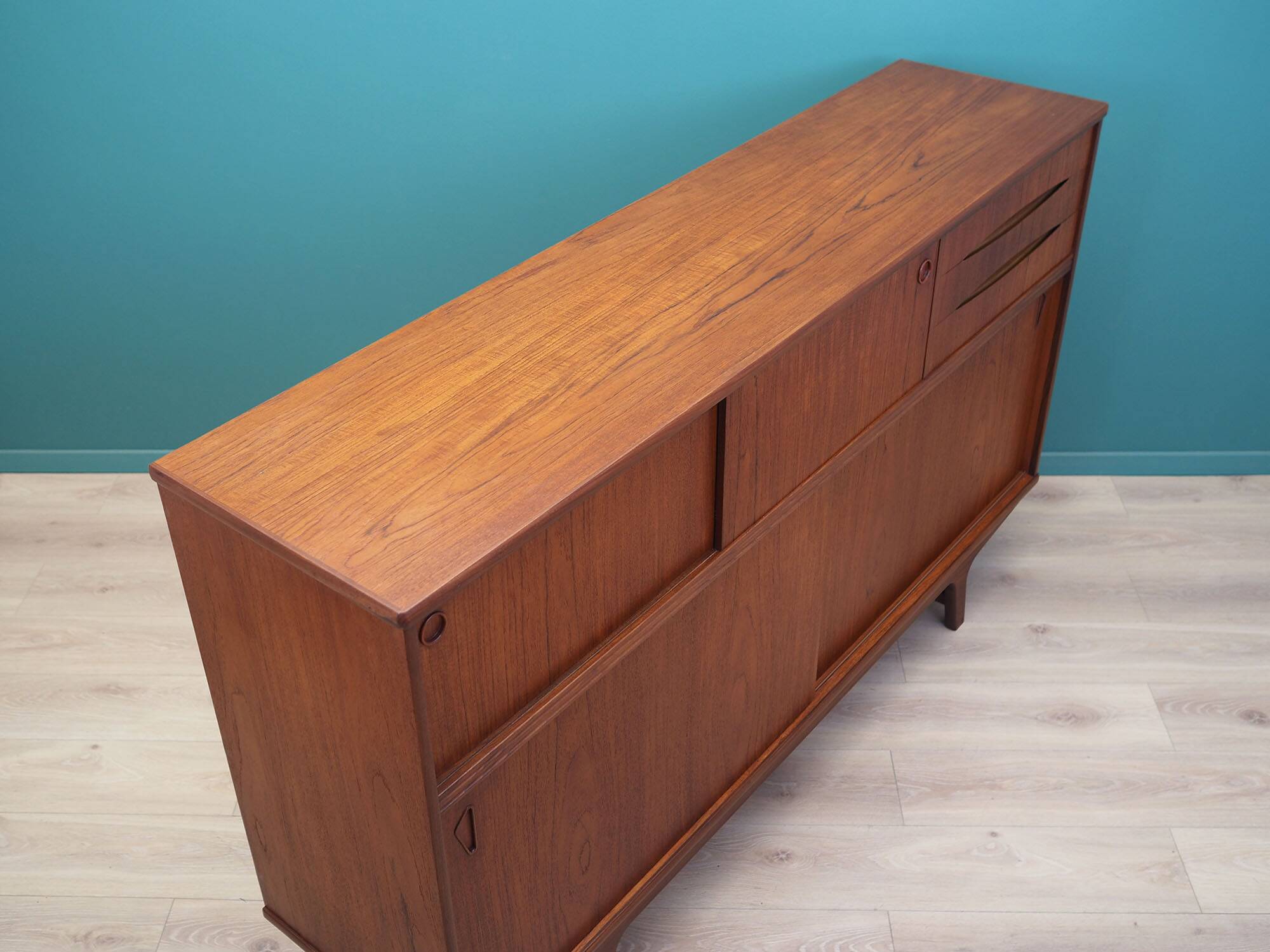 Buffet haut en teck, design danois, années 1960
