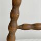 Tabouret tripode ancien en bois torsadé