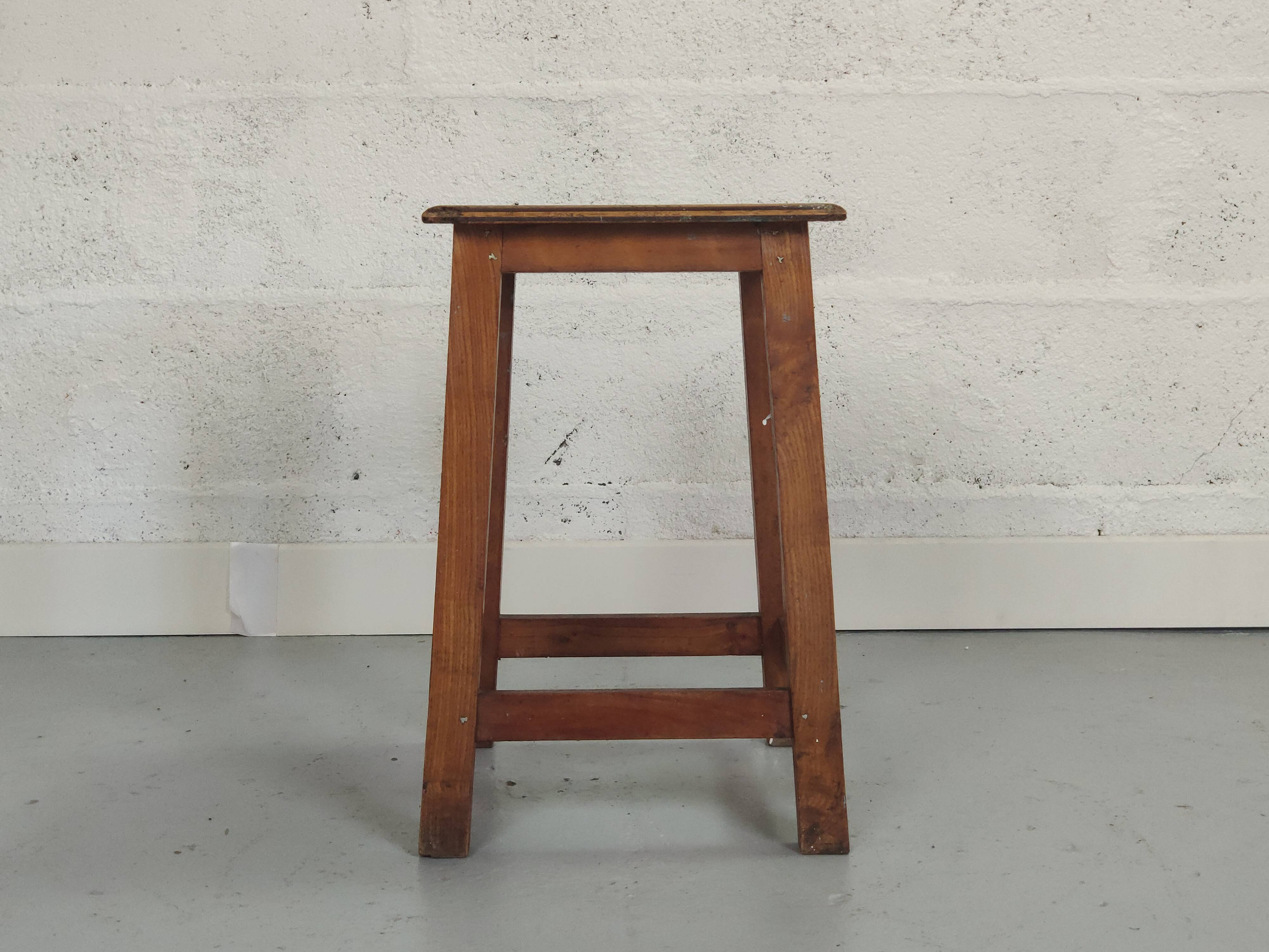 Tabouret vintage en bois