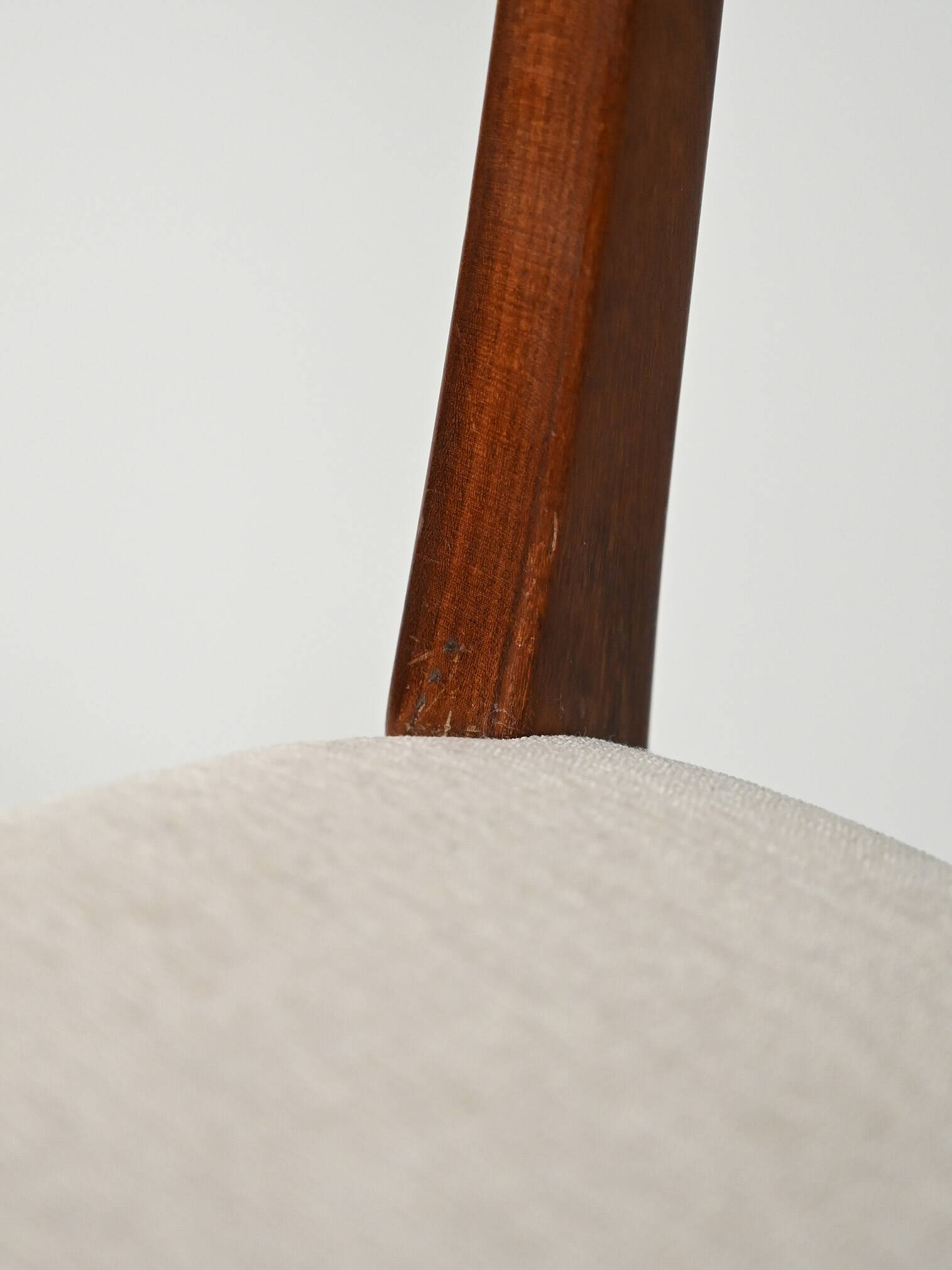 Ensemble de six chaises de salle à manger en teck scandinave, années 1960.