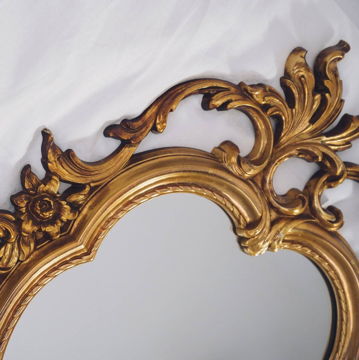Miroir mural en or de style Hollywood Regency, USA