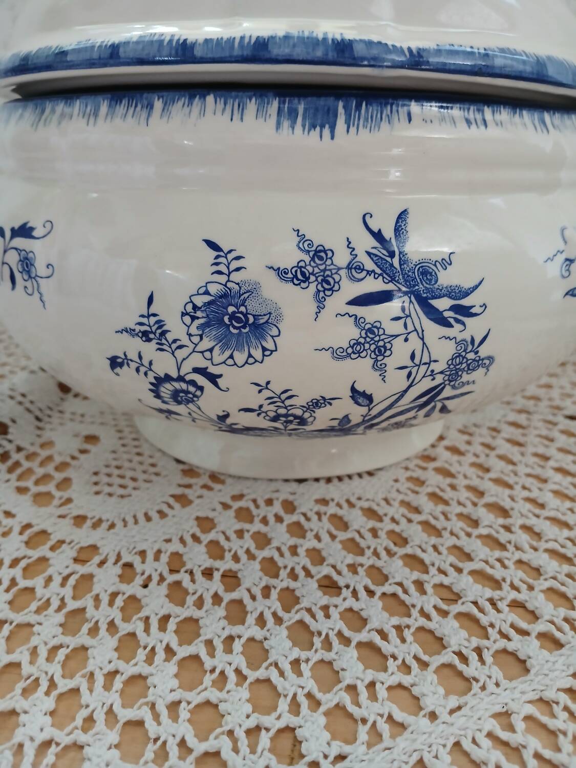 Antique "Lancaster" soup tureen from Sarreguemines