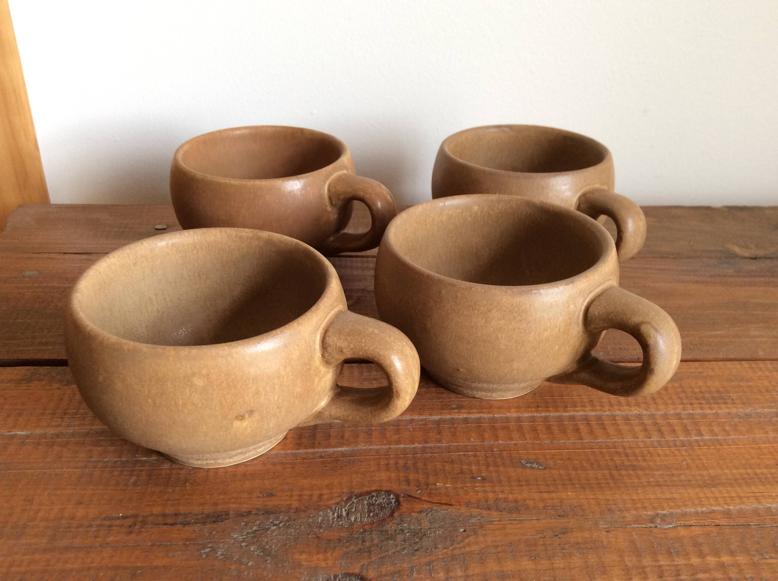 4 stoneware coffee cups