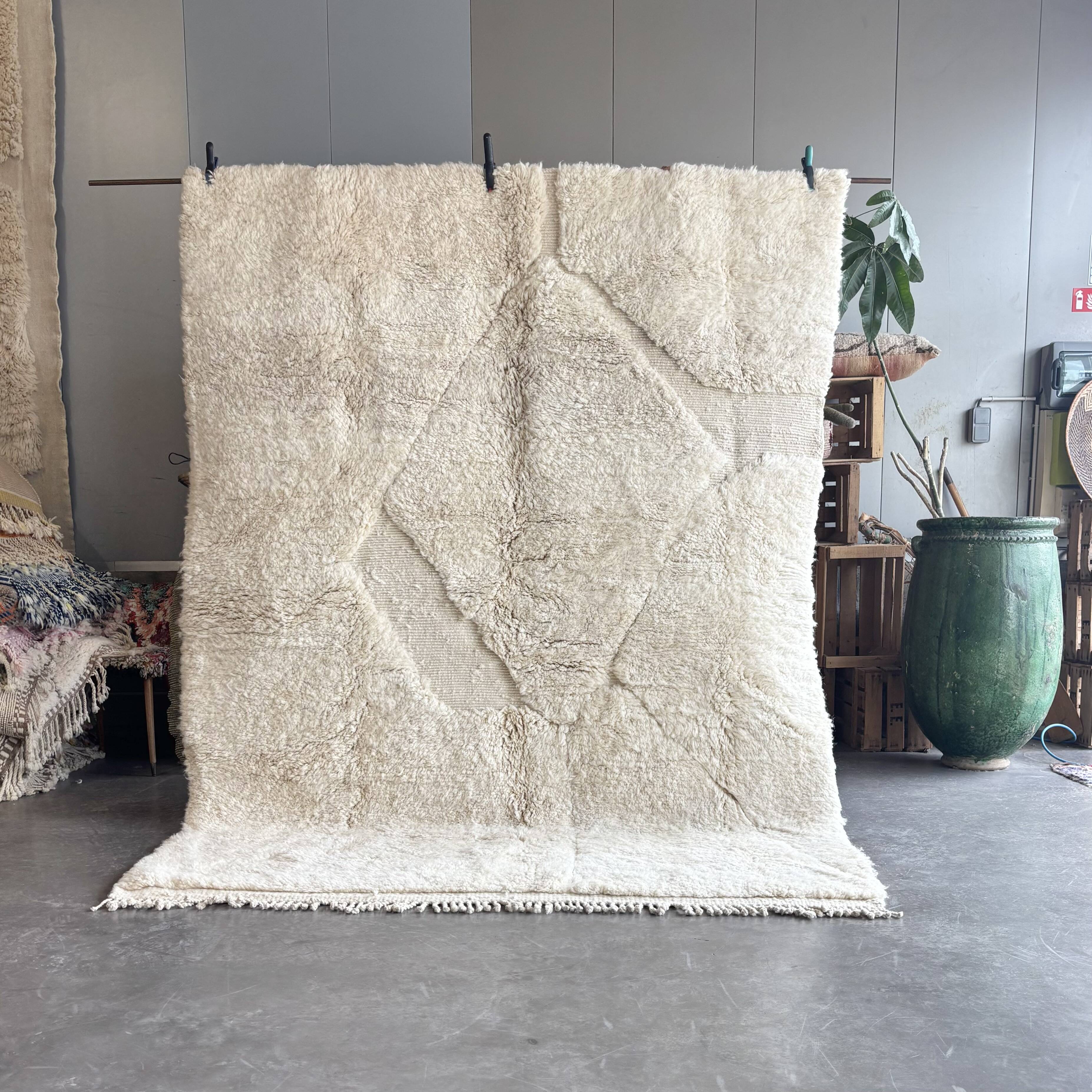 White Moroccan shaggy wool rug