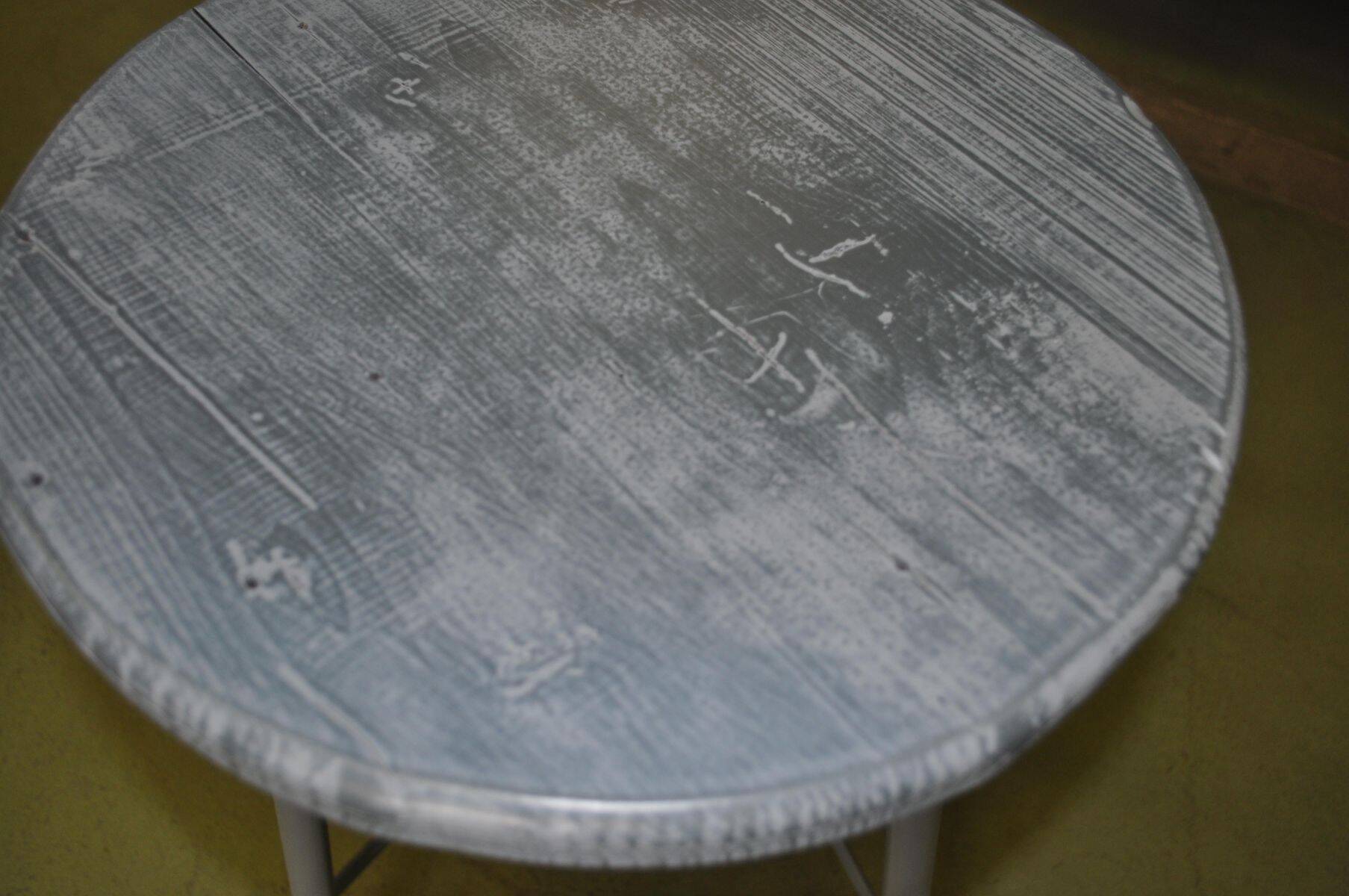 Round industrial stool in grey metal - mid-century style from the 1960s