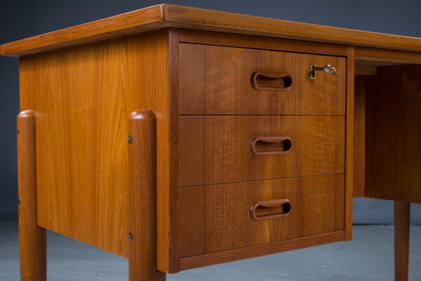 Bureau en teck danois du milieu du siècle, années 1970