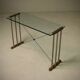 Table console en laiton, plateau en verre par Peter Ghyczy, années 1970