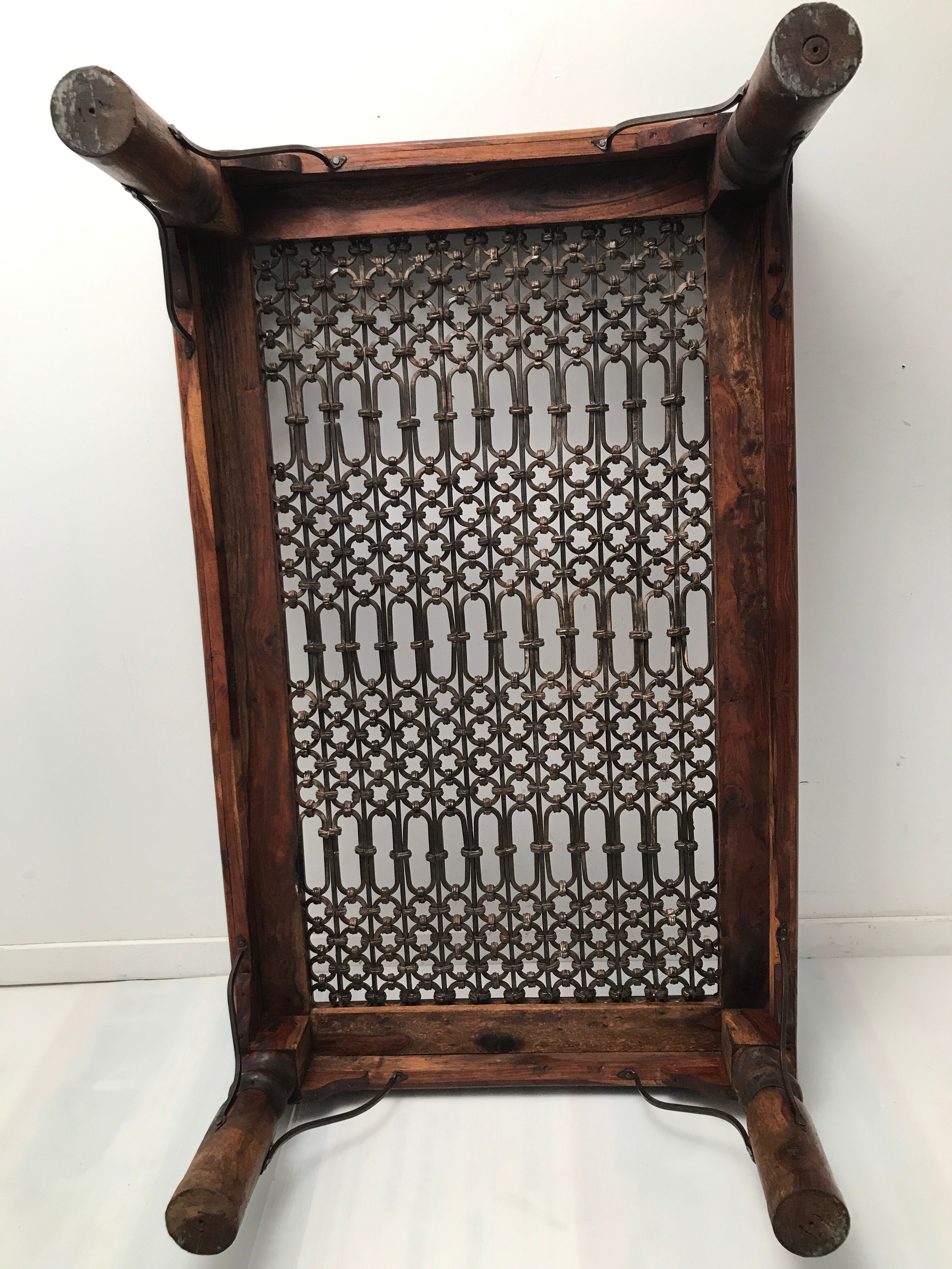 Tray coffee table decorated with a wrought iron trellis from 60-70
