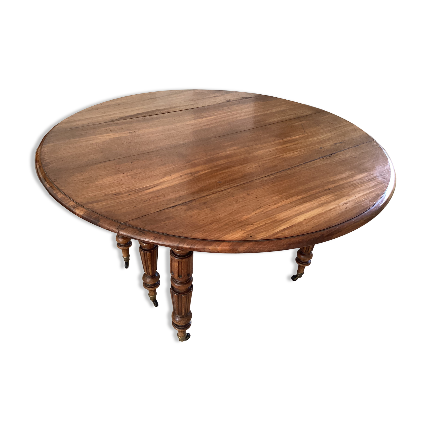 Table ronde ancienne en noyer