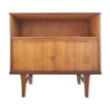 Small Scandinavian row