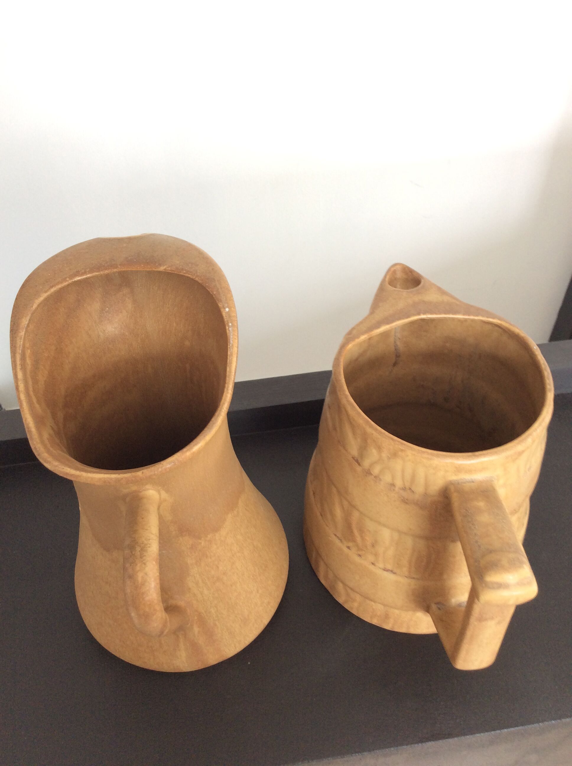 Series of 2 pitchers 1970