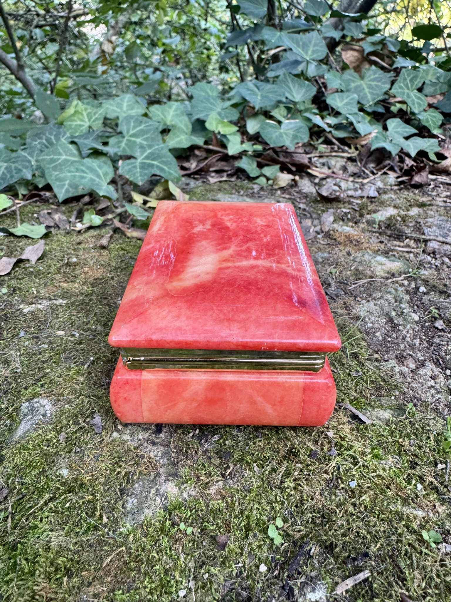 Onyx catchall box from the 1960s, vintage Italy.