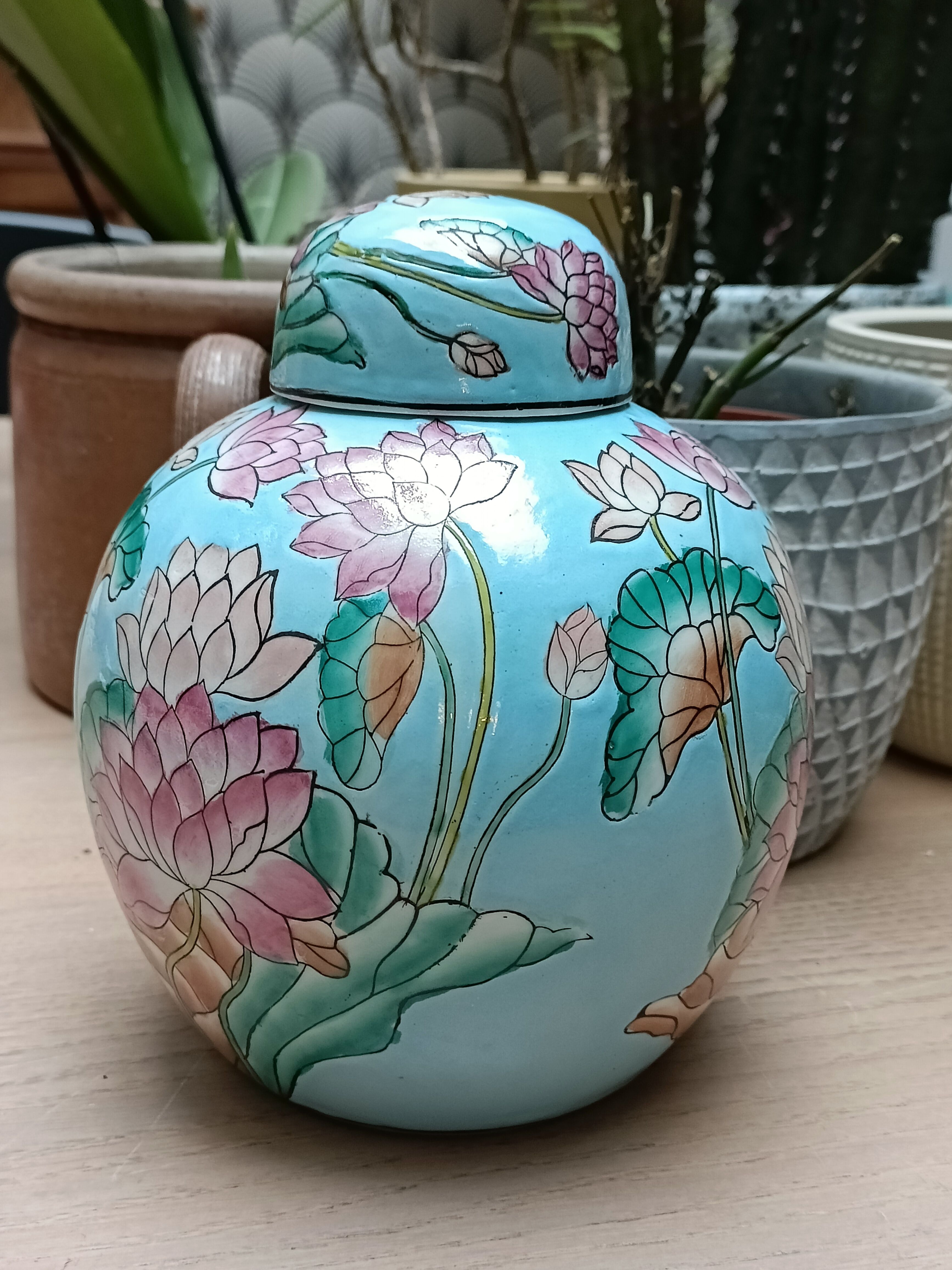 Very nice Chinese earthenware box, vintage