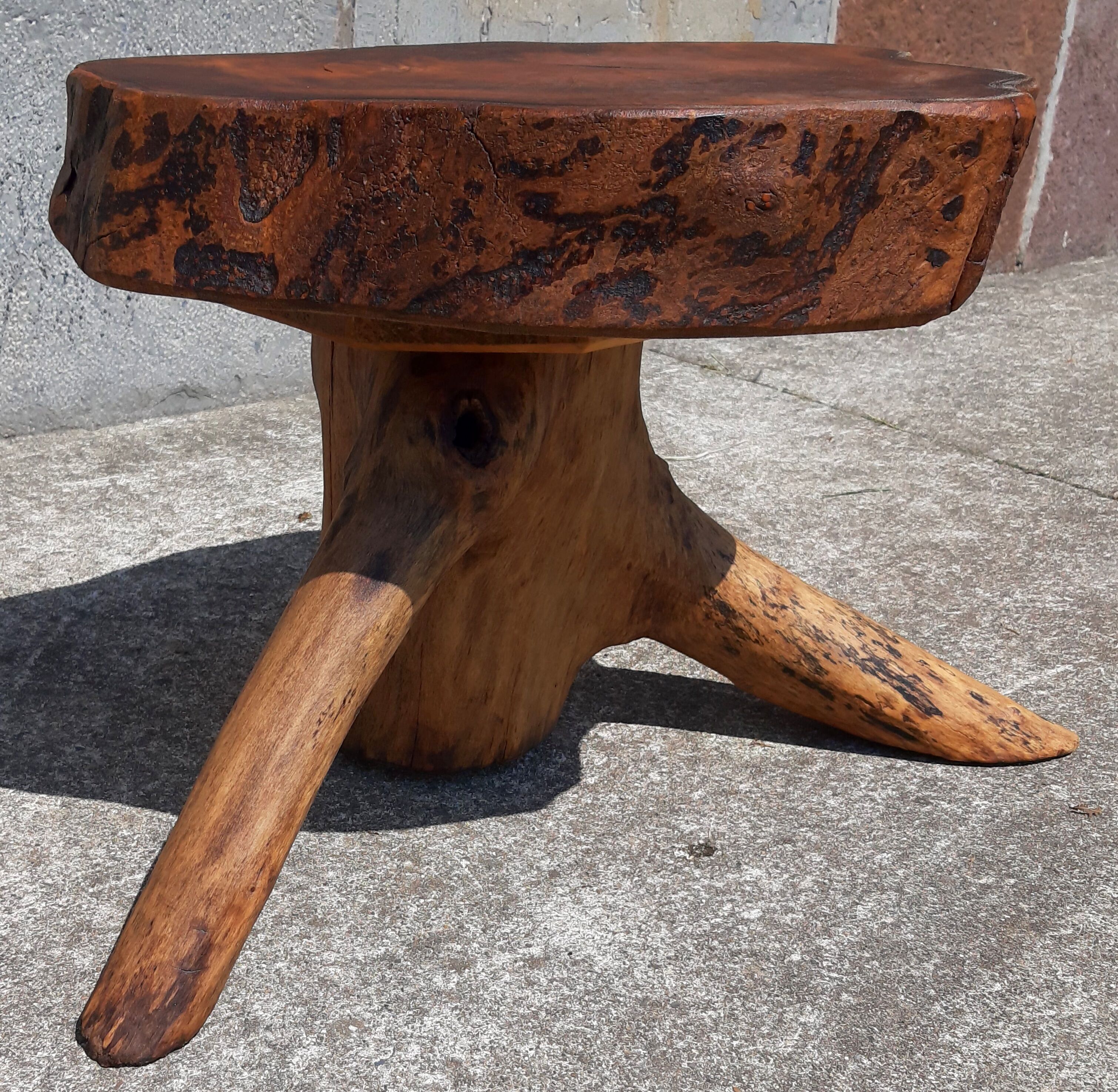 Table basse ou boit de canapé  brutaliste