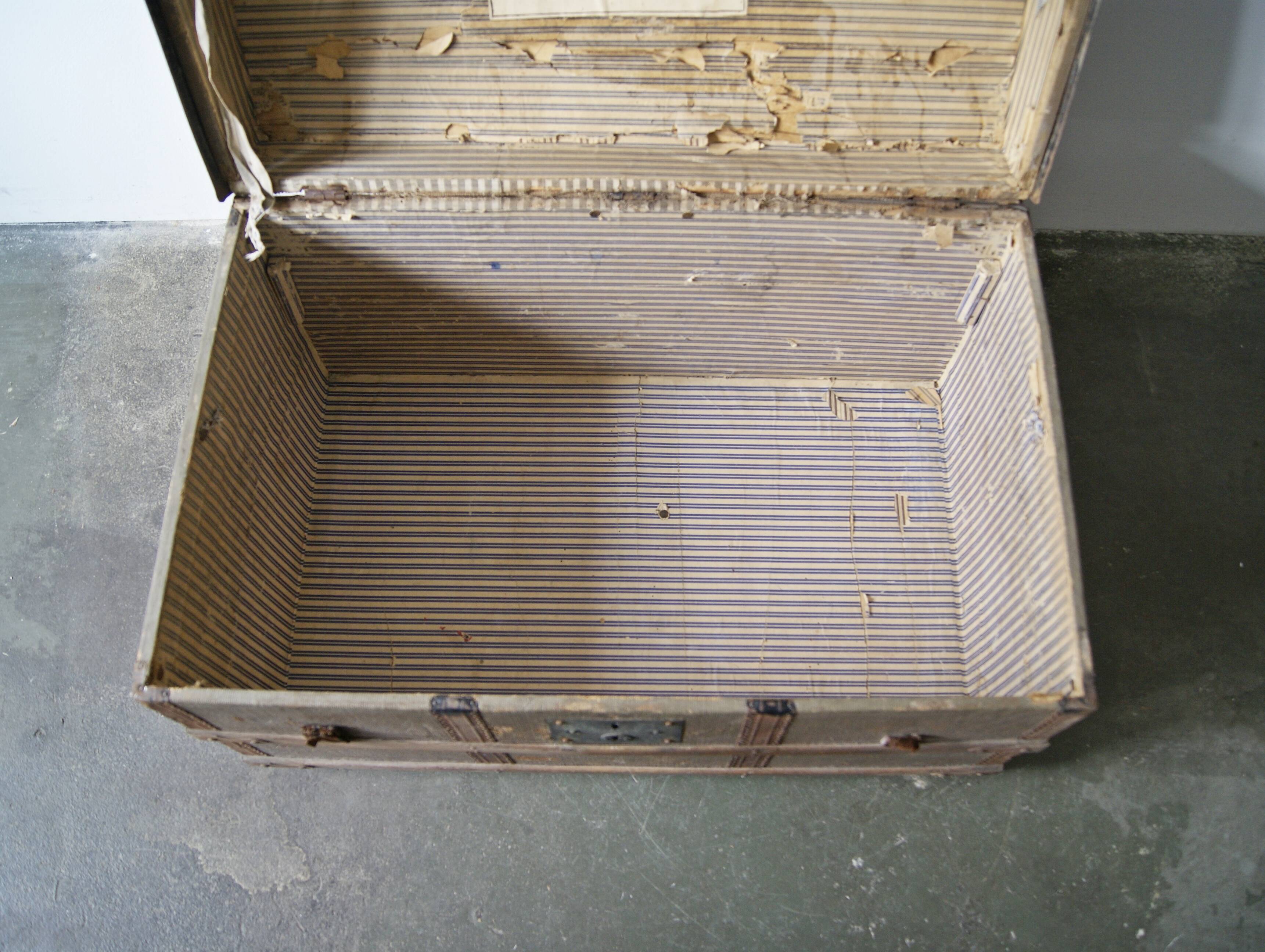 Coffre en bois, style industriel