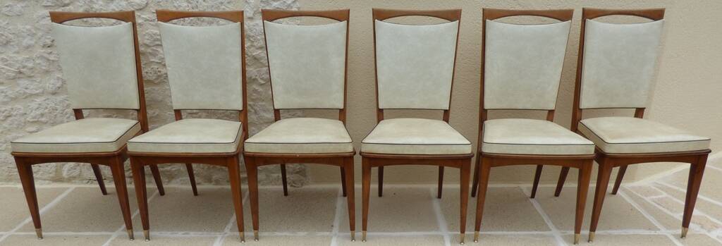 6 Vintage chairs in white beige imitation leather and solid wood with brass legs